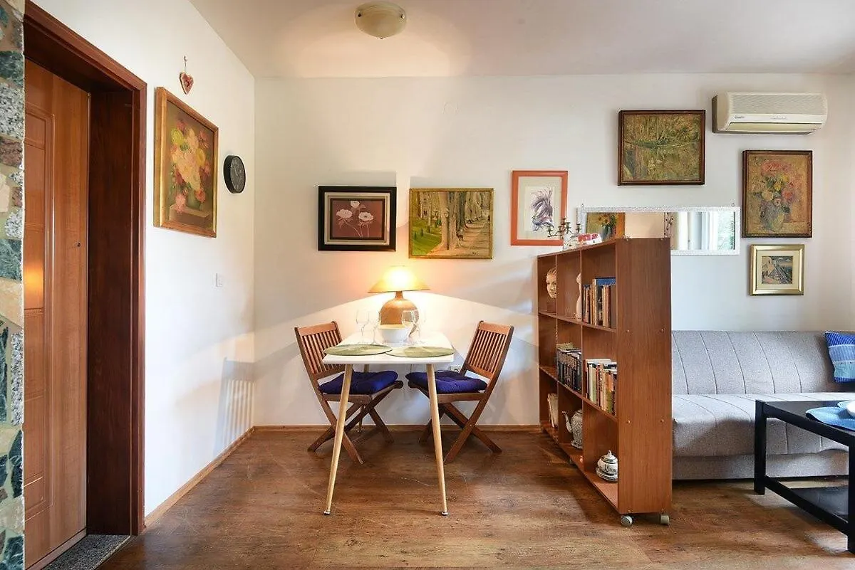 Apartment Mimo Medulin
