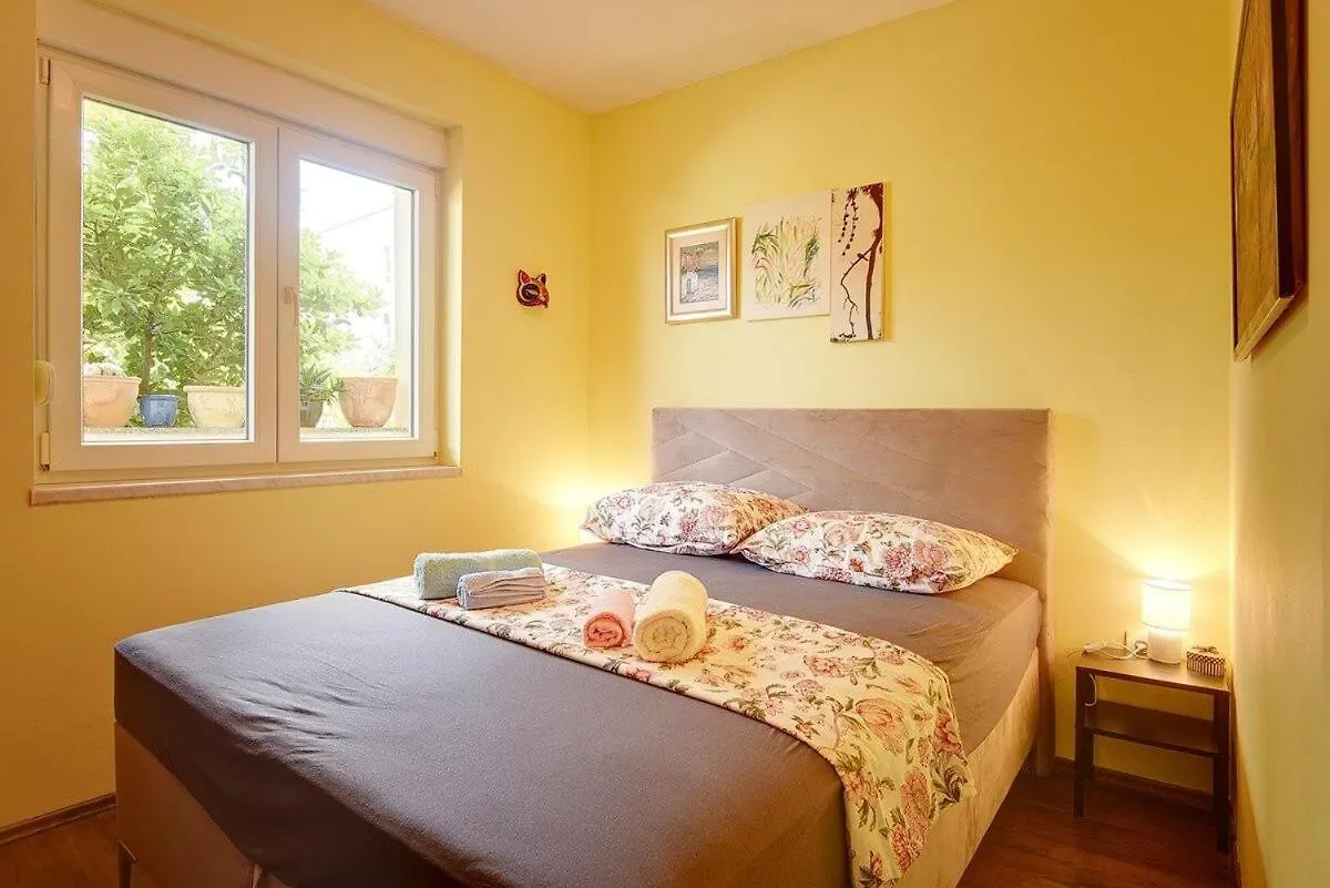 Apartment Mimo Medulin